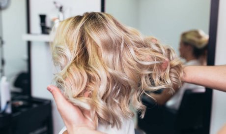 Coiffeur pour dégradé d'Ombre Hair sur cheveux courts - Melesse - Ma Parenthèse Coiffure